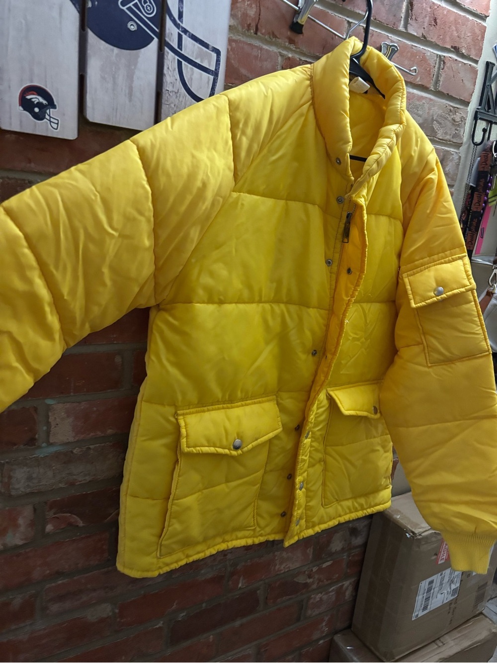 Vintage 80s Swingster Blank yellow Nylon Puffer Coat Jacket Large USA *FLAW - Picture 2 of 9